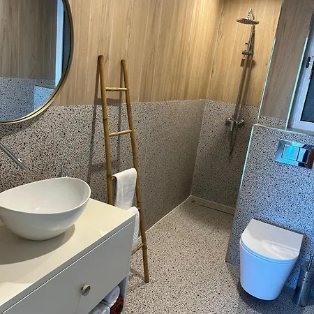 St Pauls Bay Luxury Quiet Seafront דירה סיינט פול ביי